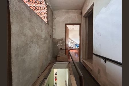 Casa à venda com 180m², 4 quartos e 2 vagas Casa à venda com 180m², 4 quartos e 2 vagasEntrada casa 2