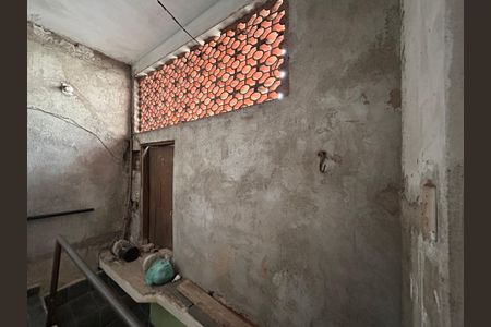 Casa à venda com 180m², 4 quartos e 2 vagas Casa à venda com 180m², 4 quartos e 2 vagasEntrada casa 2