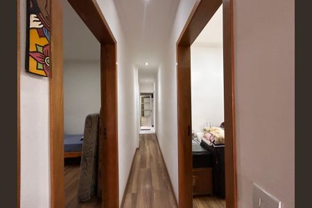 Casa à venda com 180m², 4 quartos e 2 vagas Casa à venda com 180m², 4 quartos e 2 vagasCorredor casa 1