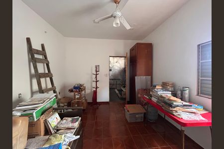 Casa à venda com 180m², 4 quartos e 2 vagas Casa à venda com 180m², 4 quartos e 2 vagasQuarto 4 - Casa 2