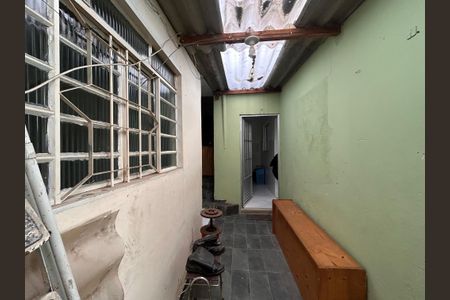 Casa à venda com 180m², 4 quartos e 2 vagas Casa à venda com 180m², 4 quartos e 2 vagasÁrea de Serviço - Casa 2