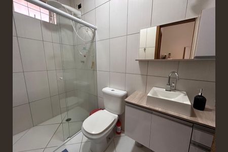 Casa à venda com 180m², 4 quartos e 2 vagas Casa à venda com 180m², 4 quartos e 2 vagasBanheiro 1 - Casa 1