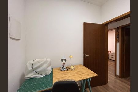 Casa à venda com 180m², 4 quartos e 2 vagas Casa à venda com 180m², 4 quartos e 2 vagasQuarto 2 - Casa 1