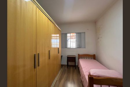 Casa à venda com 180m², 4 quartos e 2 vagas Casa à venda com 180m², 4 quartos e 2 vagasQuarto 1 - Casa 1