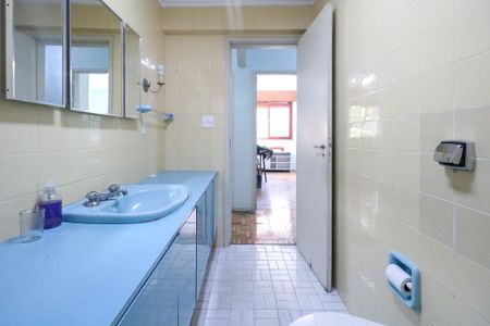 Apartamento à venda com 187m², 4 quartos e 1 vaga Apartamento à venda com 187m², 4 quartos e 1 vagaBanheiro Social 1