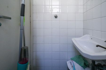 Apartamento à venda com 187m², 4 quartos e 1 vaga Apartamento à venda com 187m², 4 quartos e 1 vagaBanheiro de Serviço