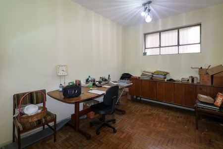 Apartamento à venda com 187m², 4 quartos e 1 vaga Apartamento à venda com 187m², 4 quartos e 1 vagaEscritório