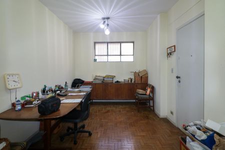 Apartamento à venda com 187m², 4 quartos e 1 vaga Apartamento à venda com 187m², 4 quartos e 1 vagaEscritório