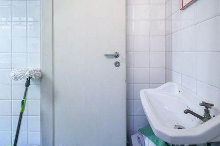 Apartamento à venda com 187m², 4 quartos e 1 vaga Apartamento à venda com 187m², 4 quartos e 1 vagaBanheiro de Serviço