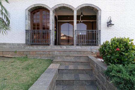 Casa à venda com 222m², 3 quartos e 4 vagasEntrada