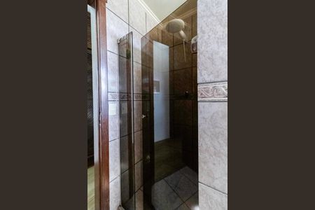 Casa à venda com 222m², 3 quartos e 4 vagasBanheiro social