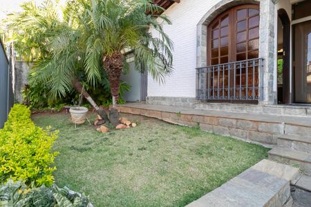 Casa à venda com 222m², 3 quartos e 4 vagasJardim