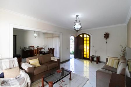 Casa à venda com 222m², 3 quartos e 4 vagasSala