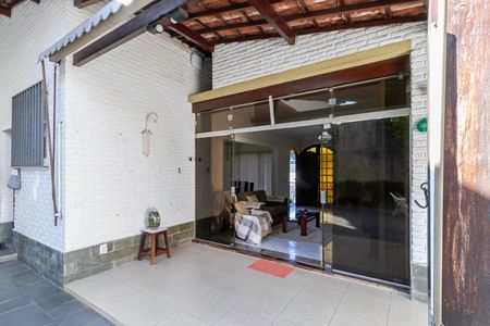 Casa à venda com 222m², 3 quartos e 4 vagasVaranda