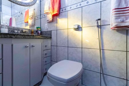 Casa à venda com 222m², 3 quartos e 4 vagasBanheiro da suíte