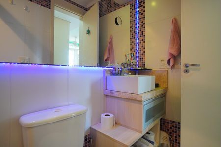 Apartamento à venda com 54m², 2 quartos e 1 vagaBanheiro 