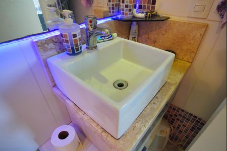 Apartamento à venda com 54m², 2 quartos e 1 vagaBanheiro 