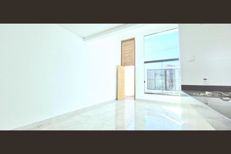 Casa à venda com 180m², 3 quartos e 2 vagasSala