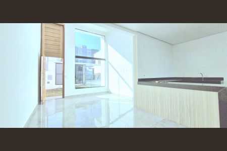 Casa à venda com 180m², 3 quartos e 2 vagasSala