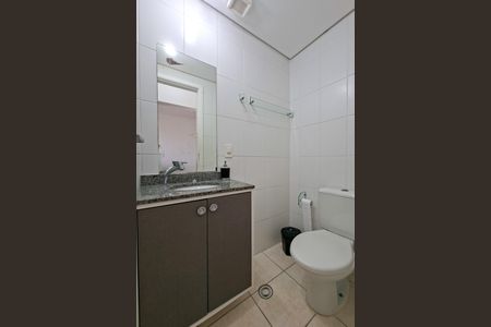 Apartamento para alugar com 68m², 2 quartos e 2 vagas Apartamento para alugar com 68m², 2 quartos e 2 vagasBanheiro