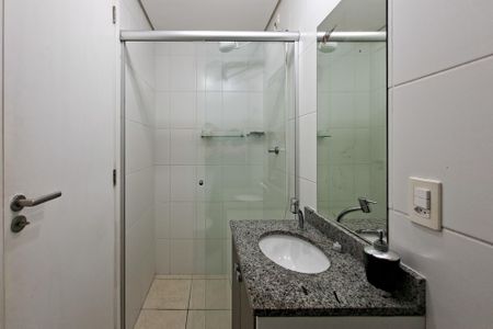 Apartamento para alugar com 68m², 2 quartos e 2 vagas Apartamento para alugar com 68m², 2 quartos e 2 vagasBanheiro