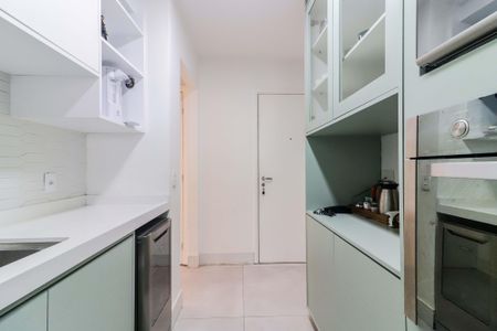 Apartamento à venda com 120m², 3 quartos e 2 vagas Apartamento à venda com 120m², 3 quartos e 2 vagasCozinha e Área de Serviço