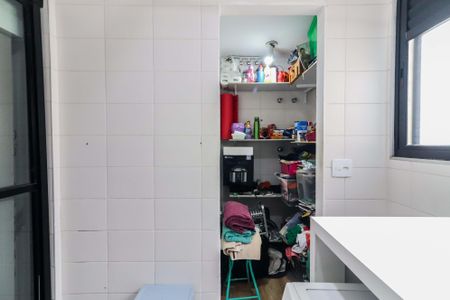 Apartamento à venda com 120m², 3 quartos e 2 vagas Apartamento à venda com 120m², 3 quartos e 2 vagasCozinha e Área de Serviço