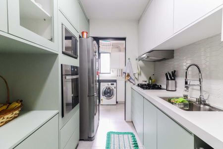 Apartamento à venda com 120m², 3 quartos e 2 vagas Apartamento à venda com 120m², 3 quartos e 2 vagasCozinha e Área de Serviço