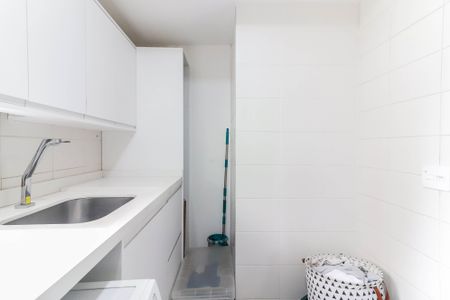 Apartamento à venda com 120m², 3 quartos e 2 vagas Apartamento à venda com 120m², 3 quartos e 2 vagasCozinha e Área de Serviço