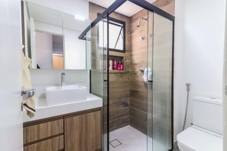 Apartamento à venda com 120m², 3 quartos e 2 vagas Apartamento à venda com 120m², 3 quartos e 2 vagasBanheiro da Suíte