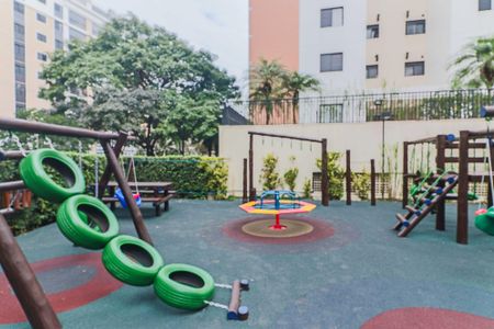 Apartamento à venda com 120m², 3 quartos e 2 vagas Apartamento à venda com 120m², 3 quartos e 2 vagasÁrea comum - Playground