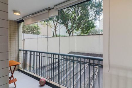 Apartamento à venda com 120m², 3 quartos e 2 vagas Apartamento à venda com 120m², 3 quartos e 2 vagasVaranda