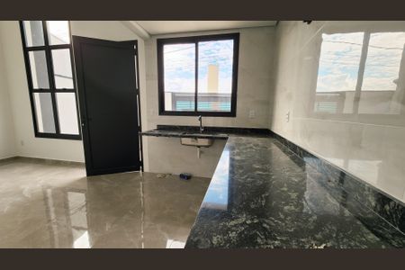 Casa à venda com 85m², 3 quartos e 2 vagas Casa à venda com 85m², 3 quartos e 2 vagasSala/Cozinha