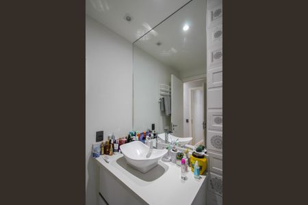 Apartamento à venda com 88m², 2 quartos e 2 vagasBanheiro da Suíte