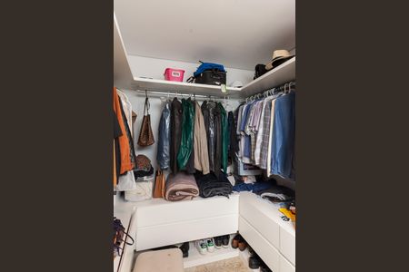 Casa de condomínio à venda com 350m², 4 quartos e 15 vagasCloset da suíte 2