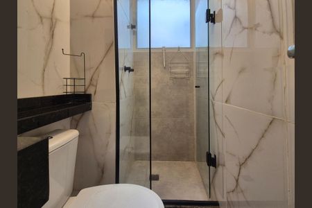 Apartamento à venda com 45m², 2 quartos e 1 vaga Apartamento à venda com 45m², 2 quartos e 1 vagaBanheiro Social