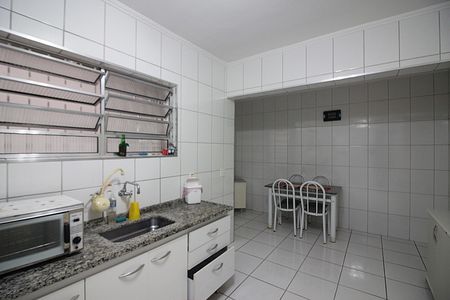 Casa à venda com 83m², 2 quartos e 2 vagasCozinha
