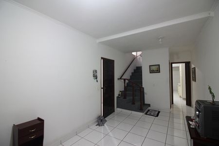 Casa à venda com 83m², 2 quartos e 2 vagasSala