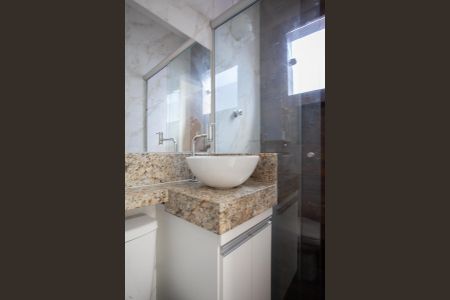 Casa à venda com 359m², 3 quartos e 4 vagasBanheiro da Suíte 2