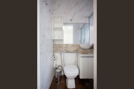 Casa à venda com 359m², 3 quartos e 4 vagasBanheiro da Suíte 2