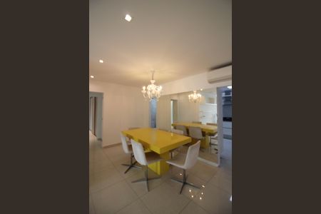 Apartamento à venda com 150m², 3 quartos e 4 vagasSala