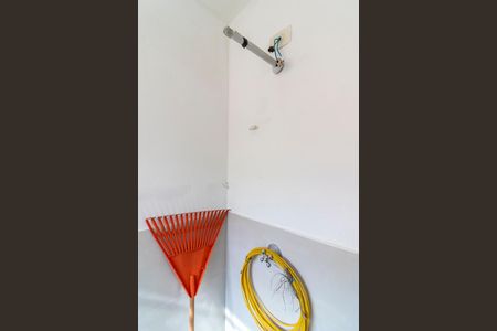 Casa à venda com 134m², 3 quartos e 7 vagas Casa à venda com 134m², 3 quartos e 7 vagasEdícula - Banheiro