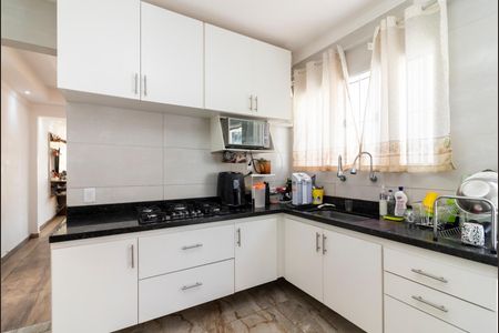 Casa à venda com 134m², 3 quartos e 7 vagas Casa à venda com 134m², 3 quartos e 7 vagasCozinha