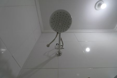 Banheiro Social de apartamento para alugar com 1 quarto, 20m² em Jardim Virginia, Guarujá