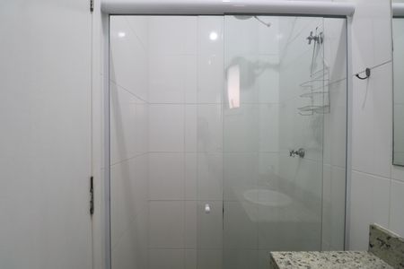 Banheiro Social de apartamento para alugar com 1 quarto, 20m² em Jardim Virginia, Guarujá