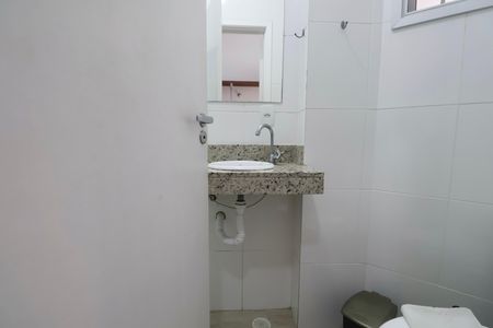Banheiro Social de apartamento para alugar com 1 quarto, 20m² em Jardim Virginia, Guarujá