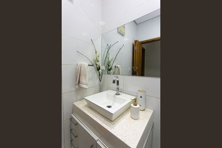 Casa à venda com 125m², 2 quartos e 1 vagaBanheiro