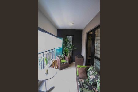 Apartamento à venda com 79m², 3 quartos e 1 vaga Apartamento à venda com 79m², 3 quartos e 1 vagaVaranda