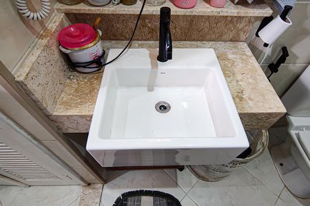 Casa de condomínio à venda com 72m², 2 quartos e 1 vagaBanheiro da Suíte