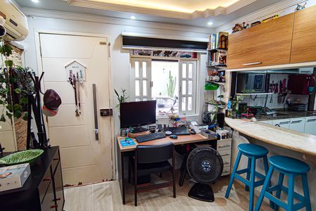 Casa de condomínio à venda com 72m², 2 quartos e 1 vagaSala